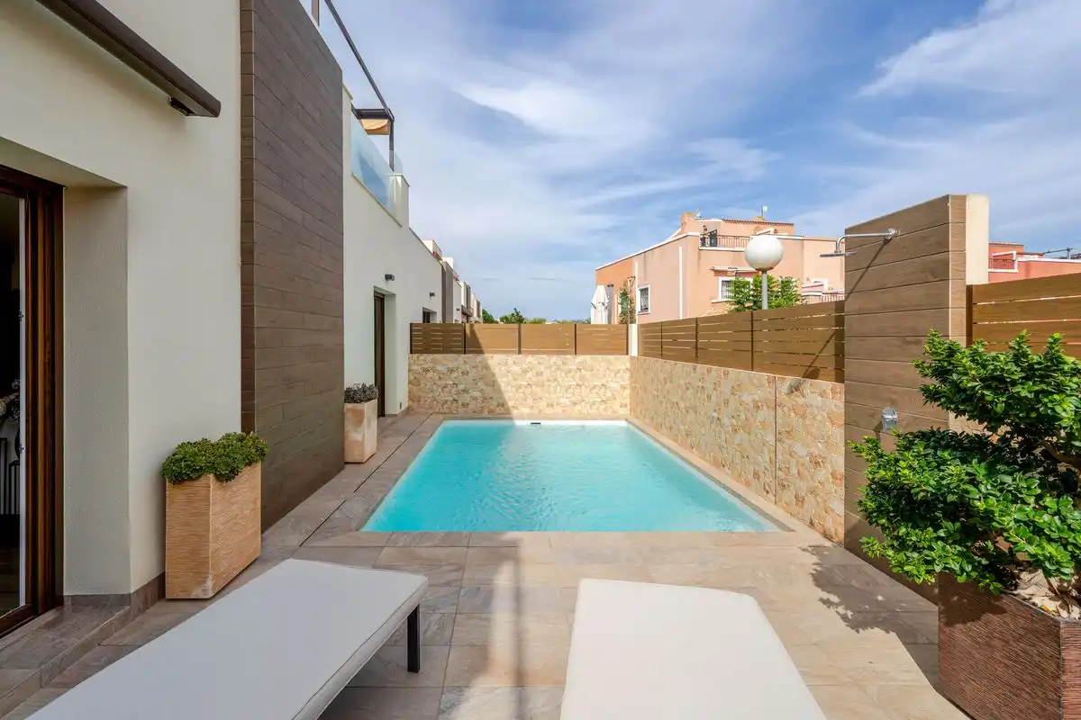 House with pool for sale in Calle la Herrada, imagen 2
