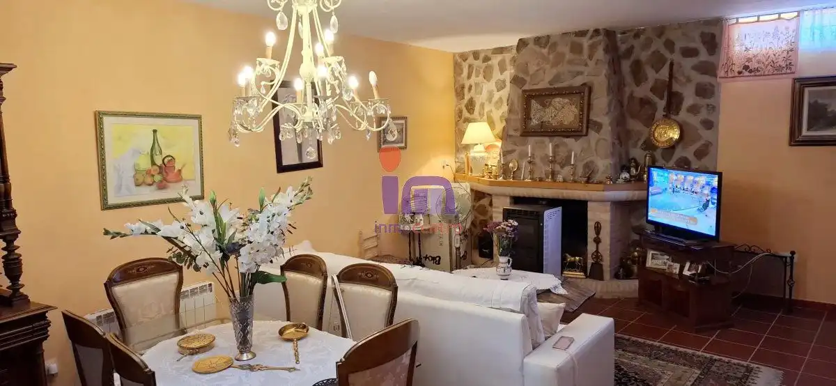 Dining room of Houses for sale in Castellar de Santiago  with Heating