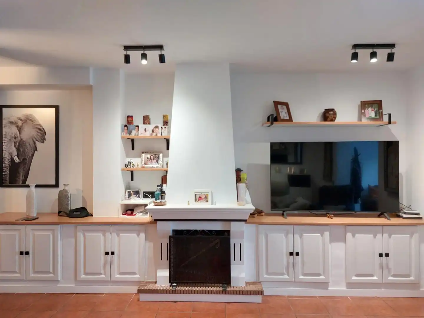 Living room of Detached homes for sale in Benahavís  with Air Conditioner, Heating and Private garden