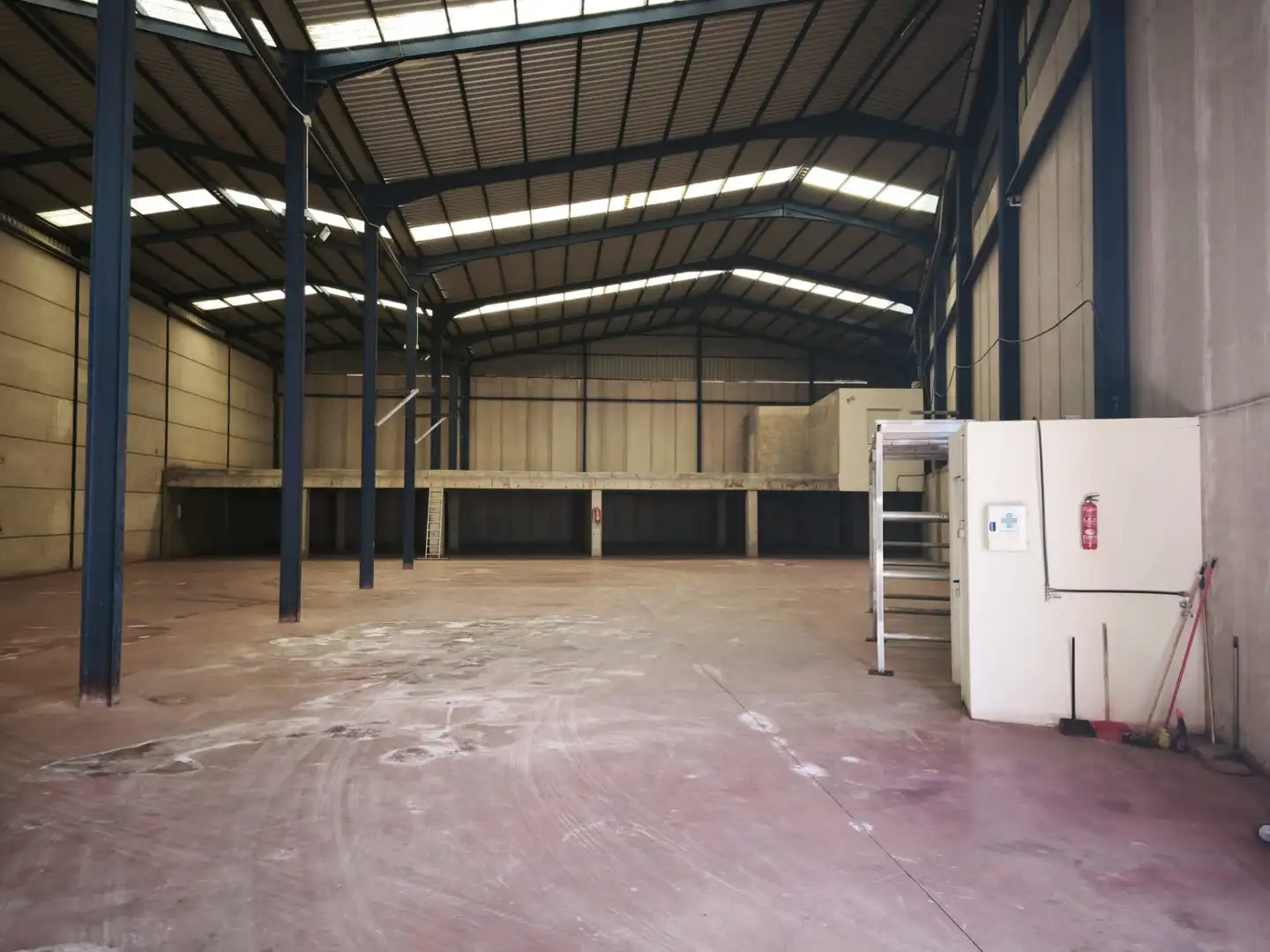 Nau industrial de lloguer a Viator