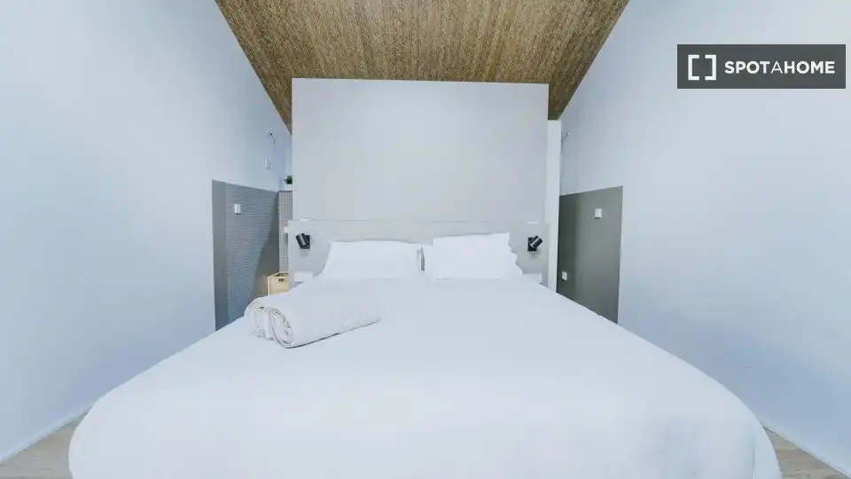 Habitación de Piso de alquiler en Madrid con Aire acondicionado, Calefacción y Amueblado