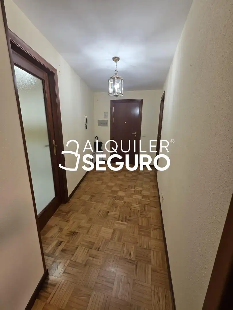 Pis de lloguer en Burgos amb Calefacció, Terrassa i Moblat