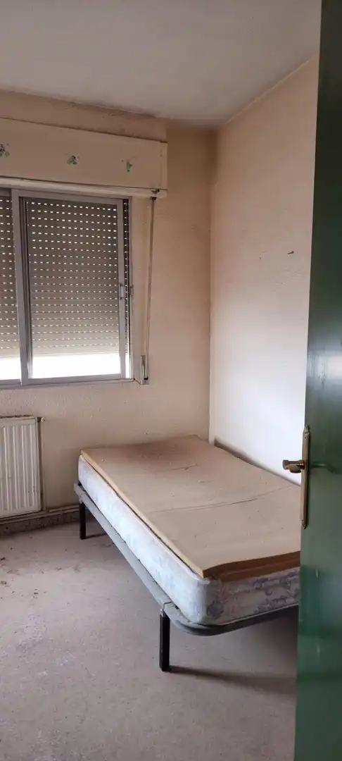 Dormitori de Pis en venda en Yecla amb Terrassa i Balcó