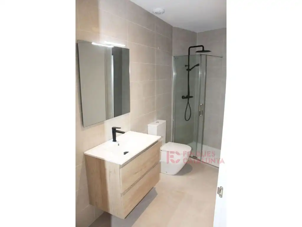 Bathroom of Duplexes for sale in Girona  with Air Conditioner