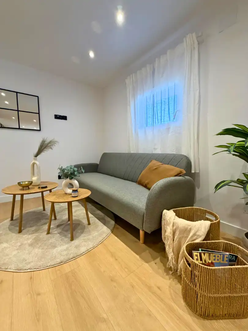 Sala de estar de Piso en venta en Oviedo  con Calefacción, Parquet y Terraza