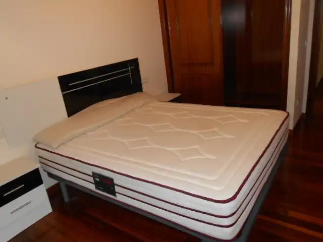 Dormitori de Pis de lloguer en Ames amb Calefacció, Terrassa i Traster