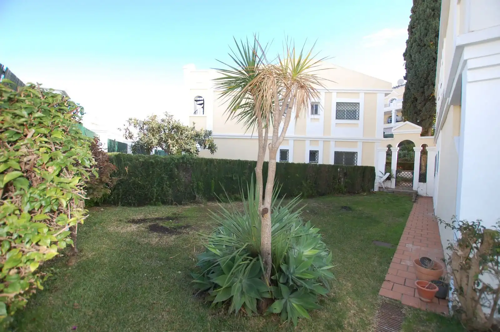 Jardín de Piso en venta en Marbella con Aire acondicionado, Terraza y Amueblado