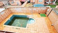 Piscina de Casa o xalet en venda en Galápagos amb Calefacció, Terrassa i Traster