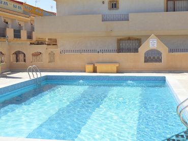 Maison mitoyenne avec piscine à vendre à Orihuela Costa