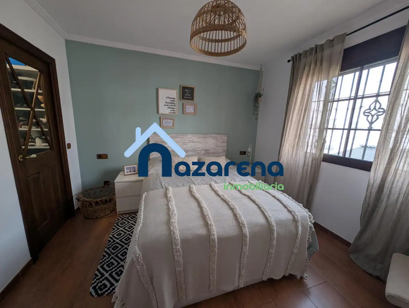 Casa adosada en venda en Dos Hermanas amb Aire condicionat