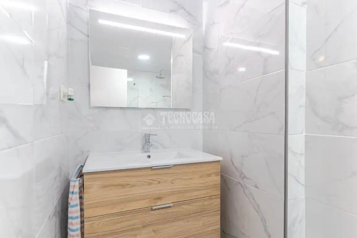 Baño de Piso de alquiler en Granada con Aire acondicionado y Amueblado