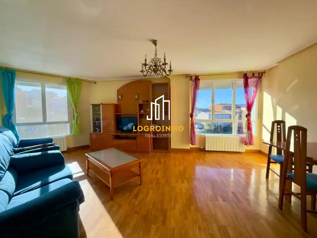 Sala de estar de Piso en venta en Villamediana de Iregua con Calefacción y Amueblado