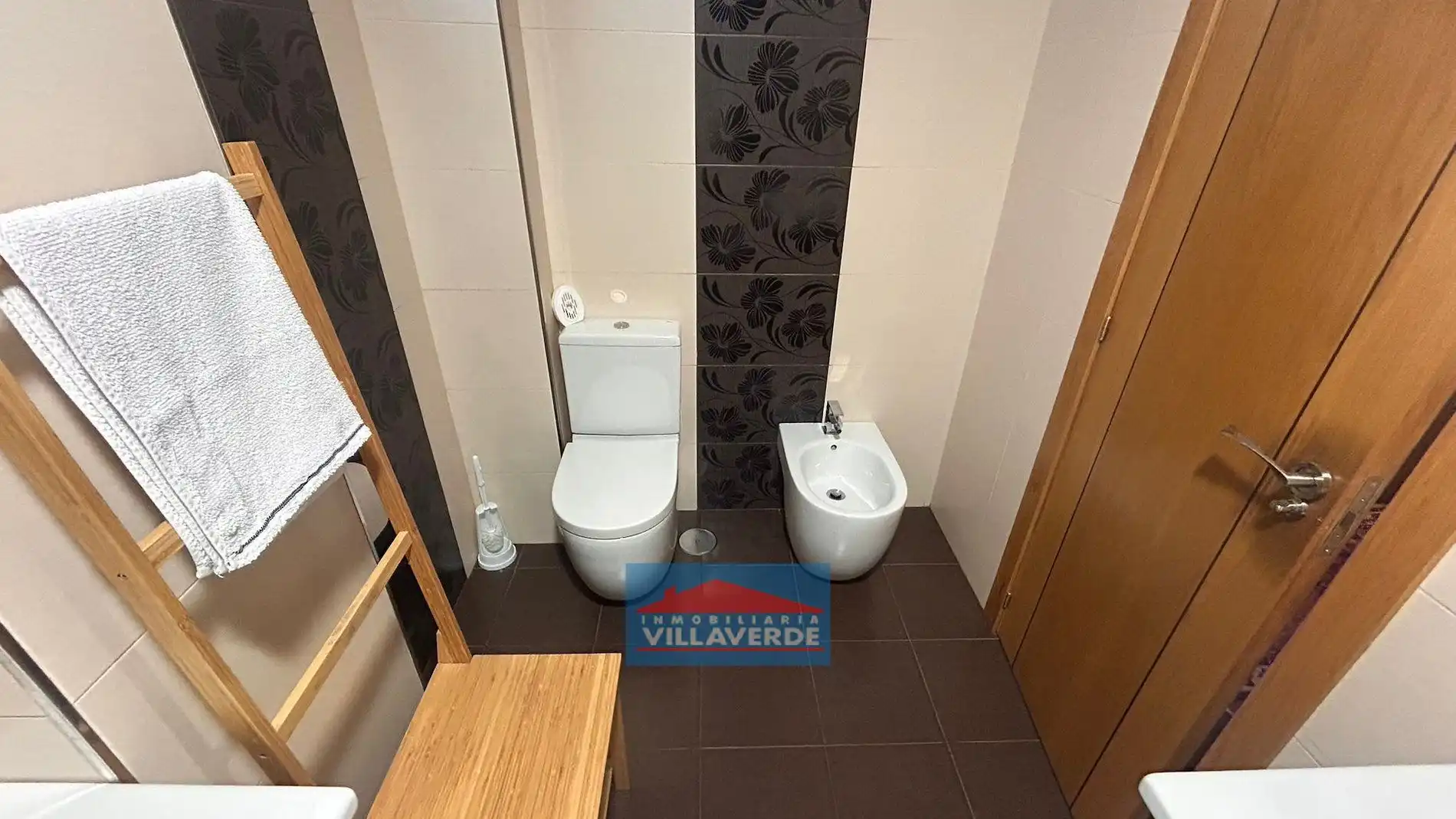 Bathroom of Flat for sale in Cangas   with Storage room