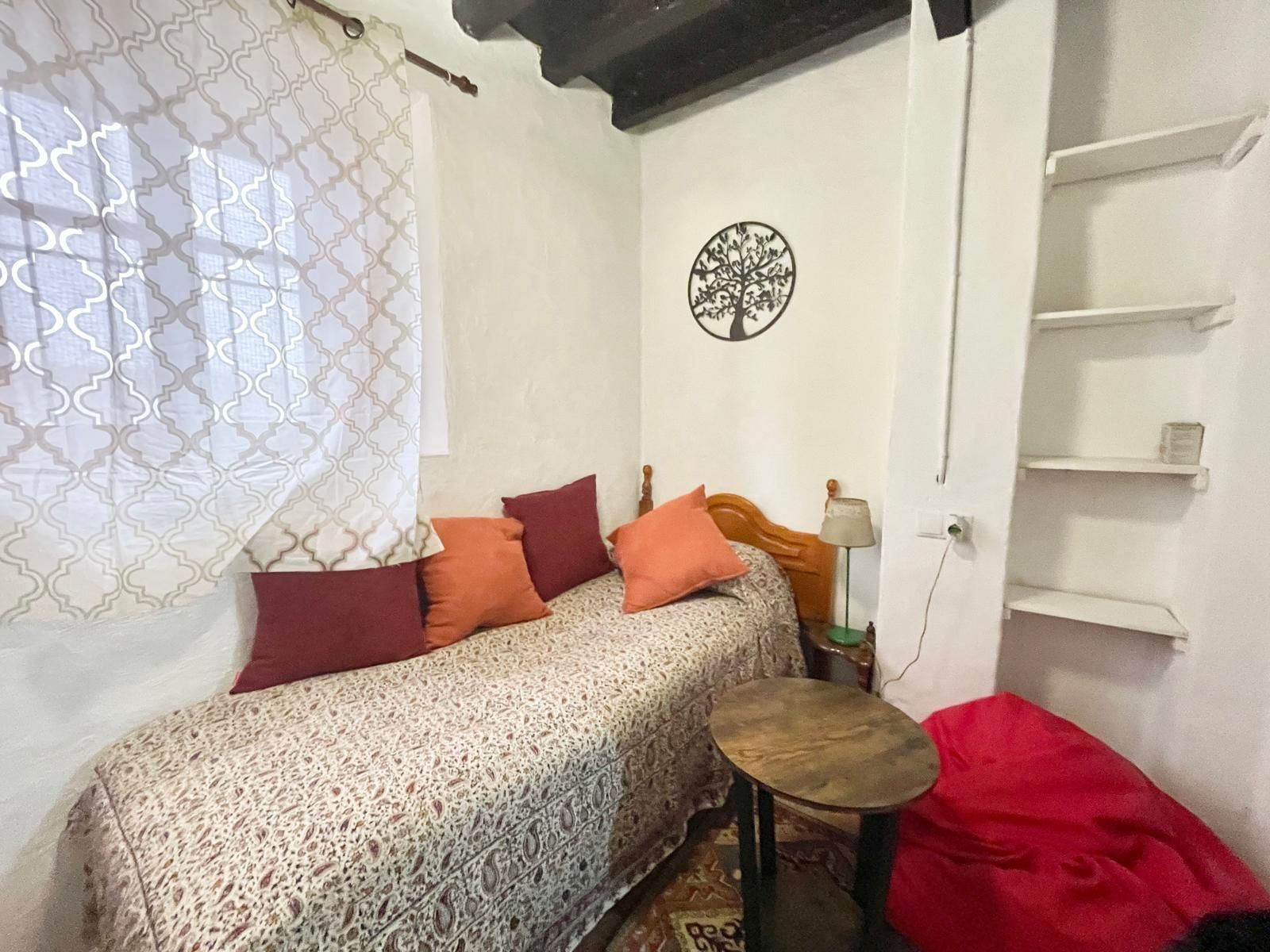 Dormitori de Apartament de lloguer en  Granada Capital amb Traster