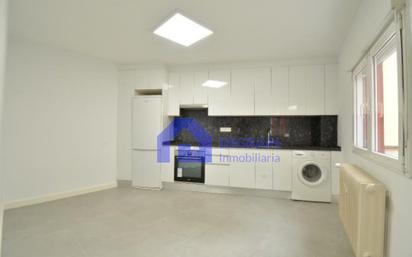 Kitchen of Flat for sale in Oviedo   with Heating and Storage room