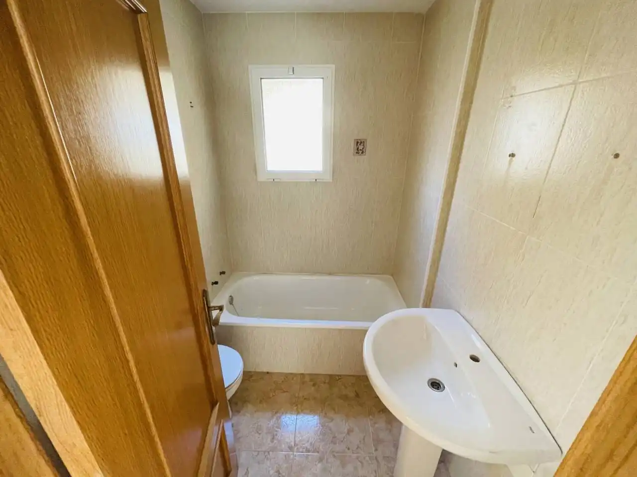 Bathroom of Flat for sale in Torrevieja  with Balcony and Community pool
