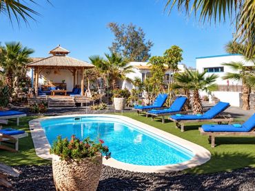 Casa amb piscina en venda a Central