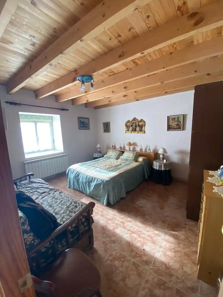 Habitación de Casa o chalet en venta en Algadefe con Calefacción, Trastero y Amueblado
