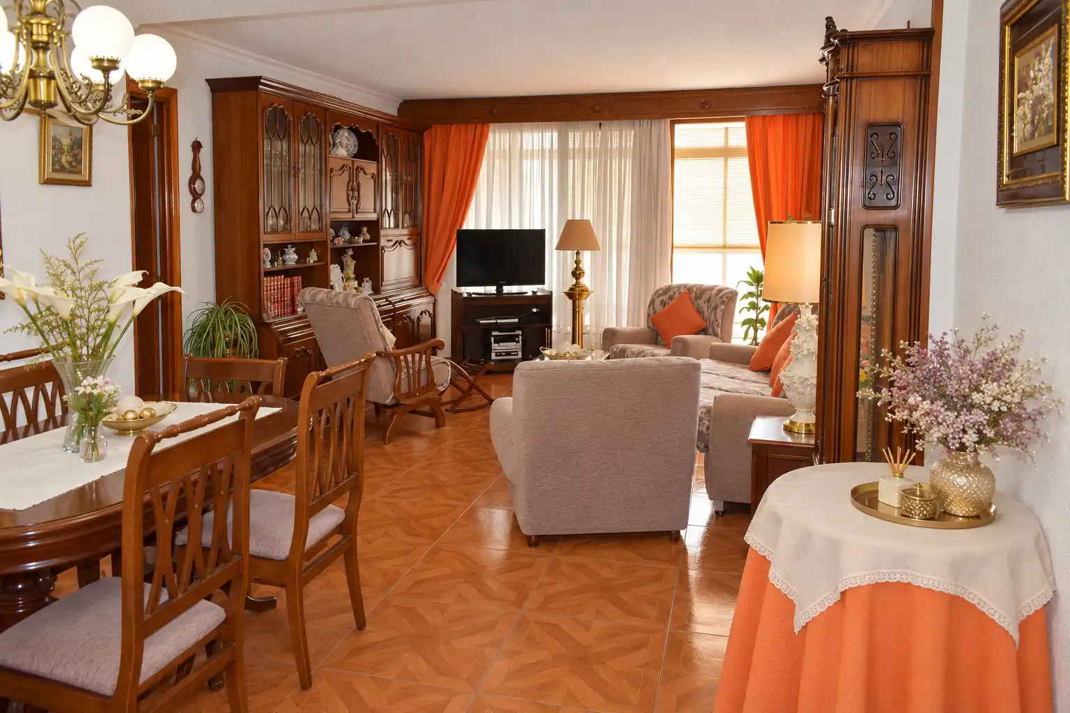 Flat with terrace for sale in Parque Cataluña