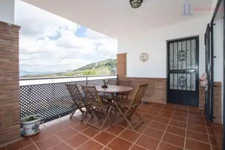 Villa con piscina in vendita a FUENTE ENCAÑA 50, imagen 8