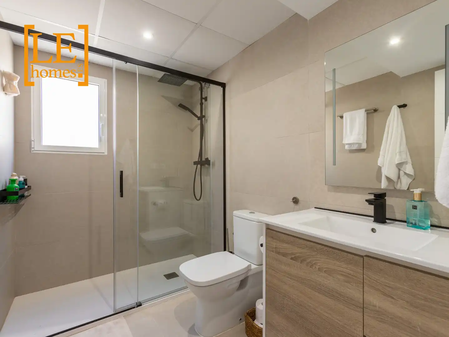 Baño de Casa o chalet en venta en Torrevieja con Aire acondicionado, Calefacción y Jardín privado