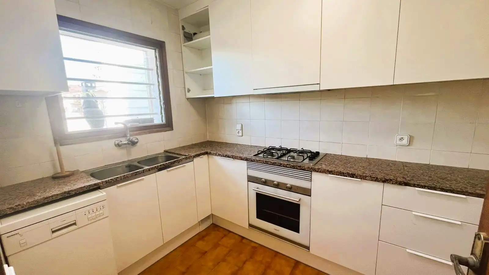 Cocina de Casa adosada de alquiler en Breda con Calefacción