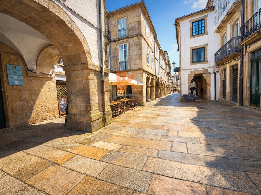 Exterior view of Flat for sale in Santiago de Compostela   with Oven