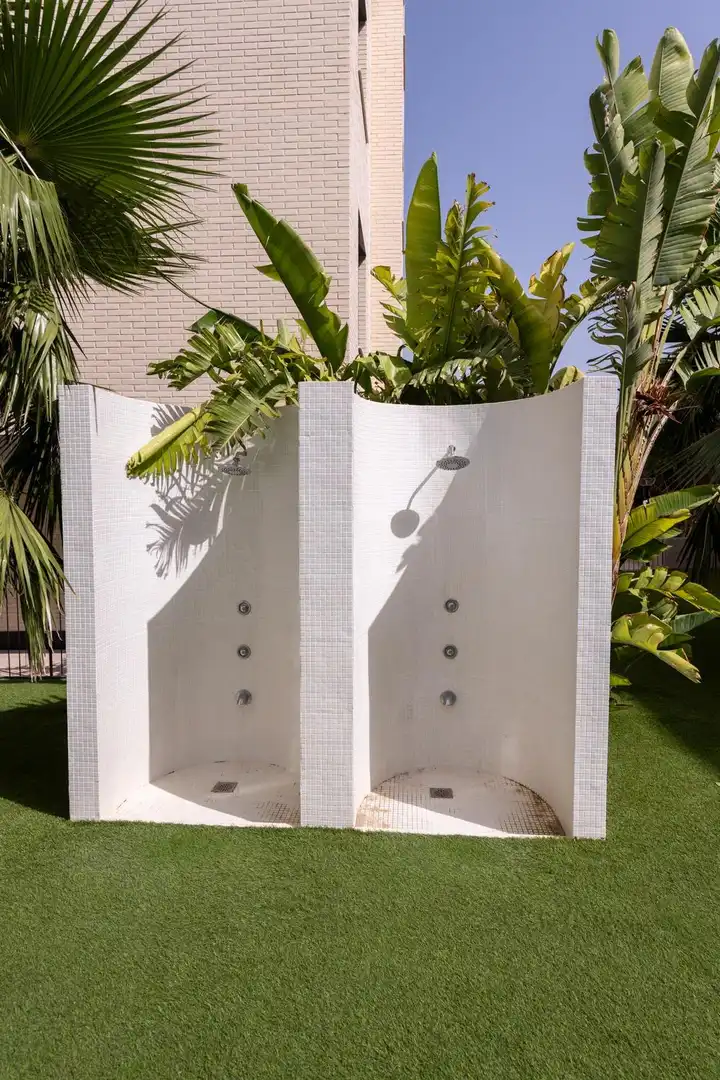 Bany de Pis en venda en Alicante / Alacant amb Aire condicionat, Jardí privat i Terrassa