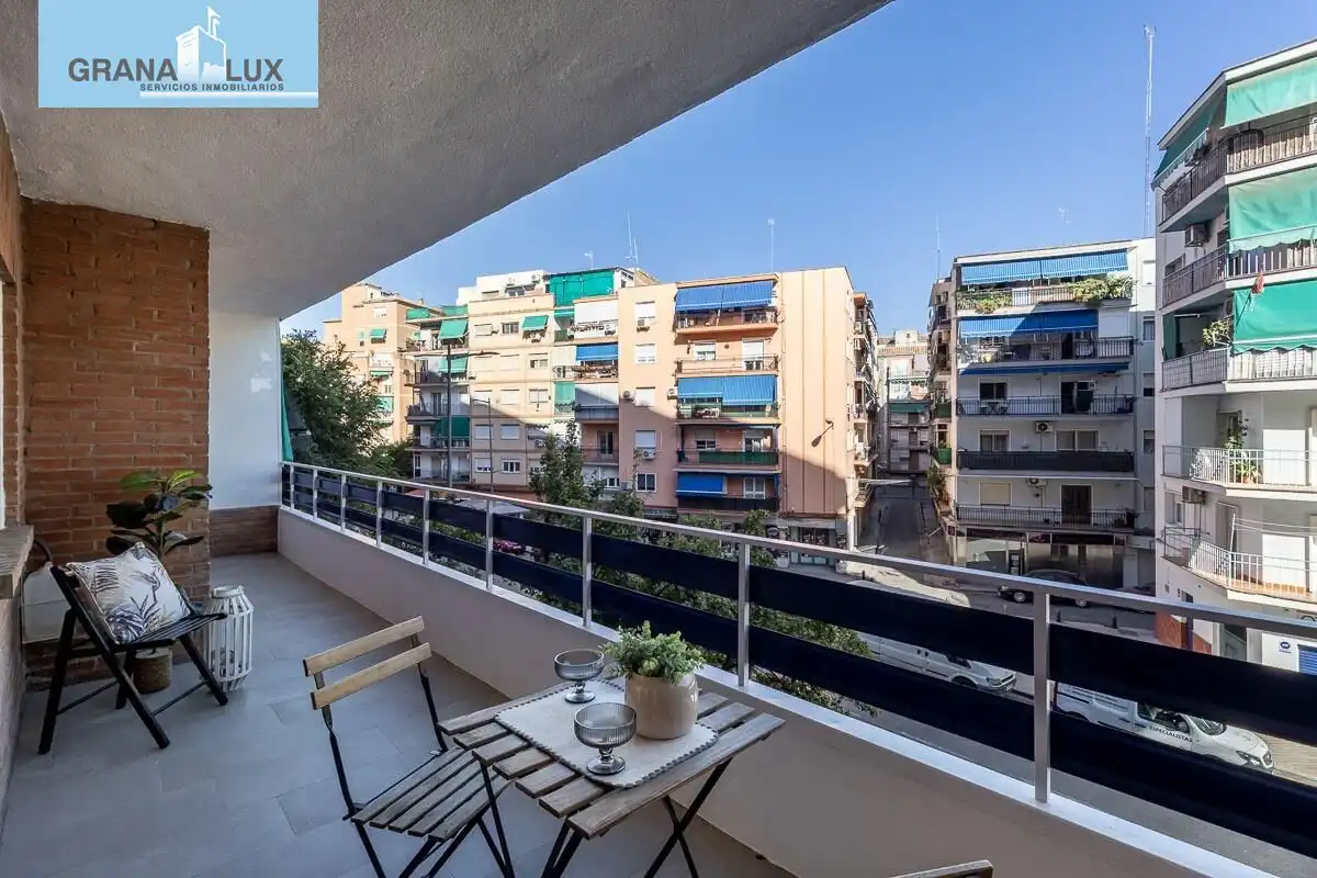 Appartamento con terrazza in vendita a Calle ALMUÑECAR, imagen 4