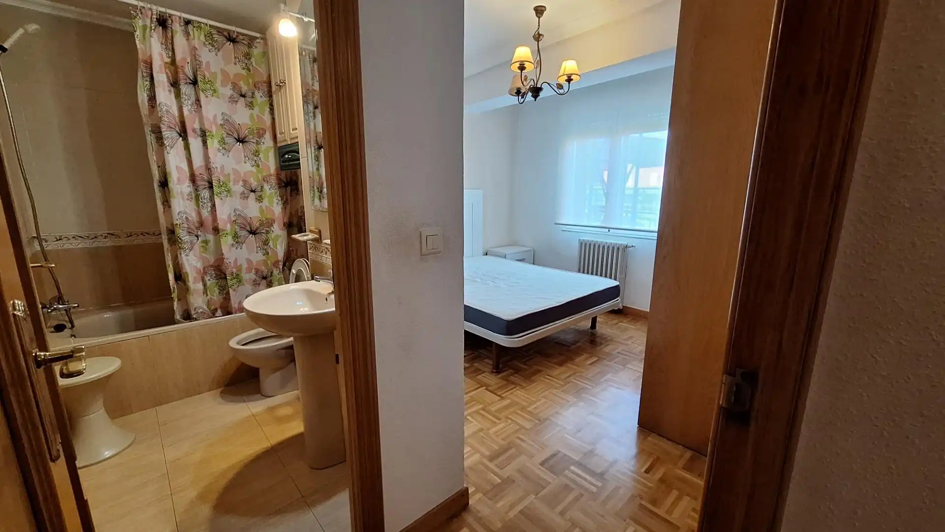 Habitación de Apartamento de alquiler en Burgos con Calefacción