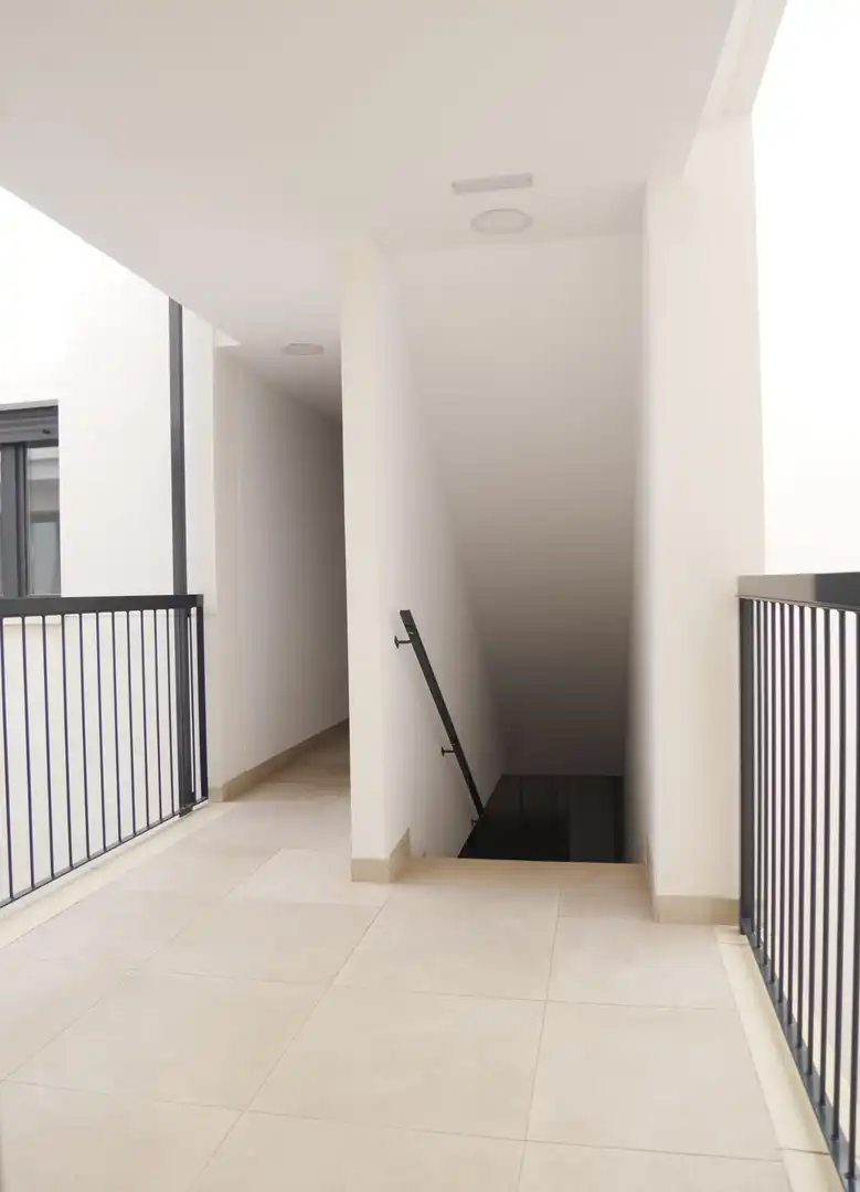 Flat with terrace for sale in Avenida de Juan Carlos I, imagen 3