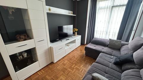 Foto 2 de Piso de alquiler en Camargo - Av Libertad la, Muriedas, Cantabria