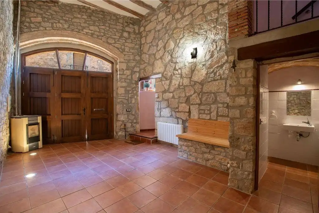 Casa amb terrassa en venda a Vallbona de Les Monges