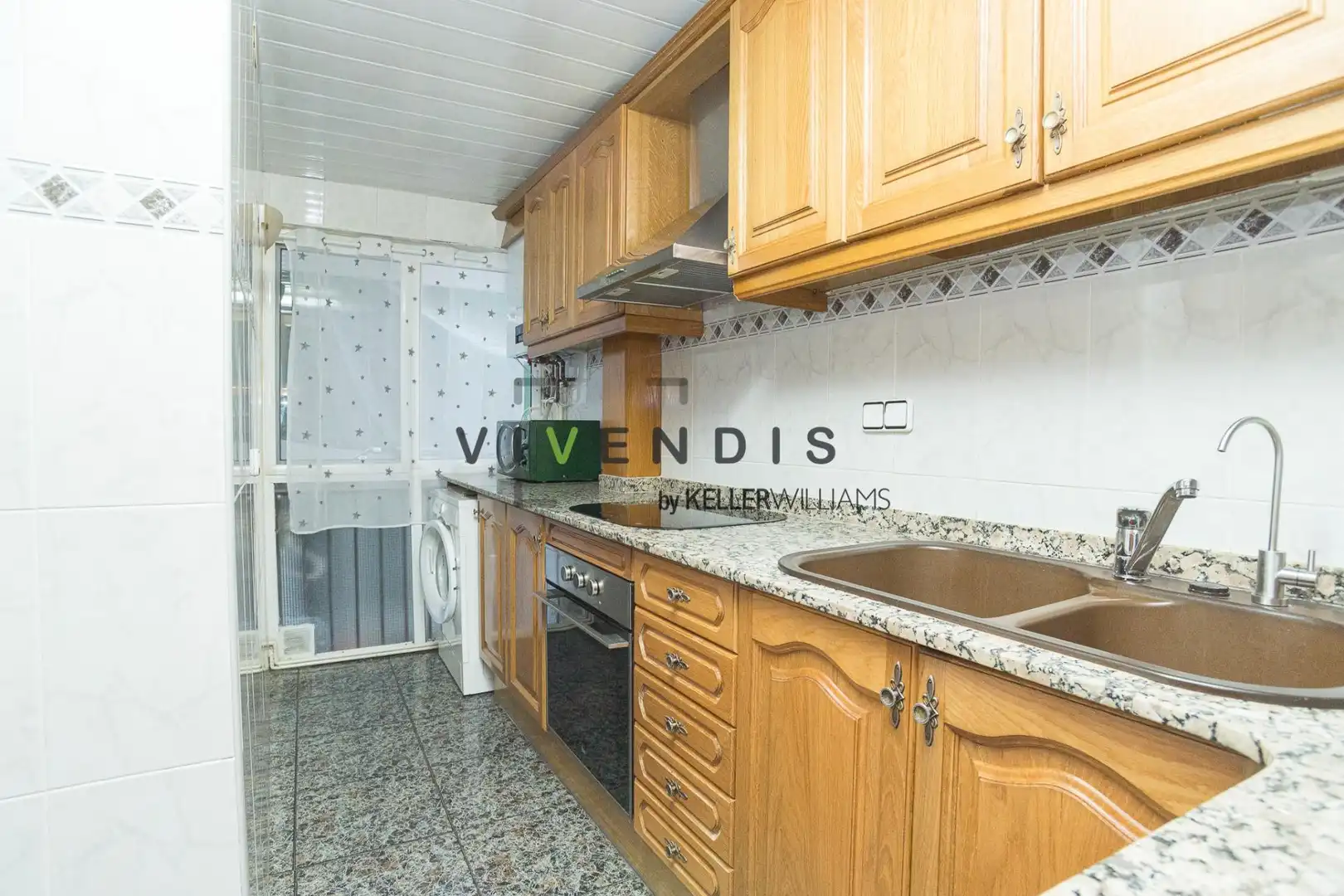 Cuina de Pis en venda en Sant Andreu de la Barca amb Calefacció