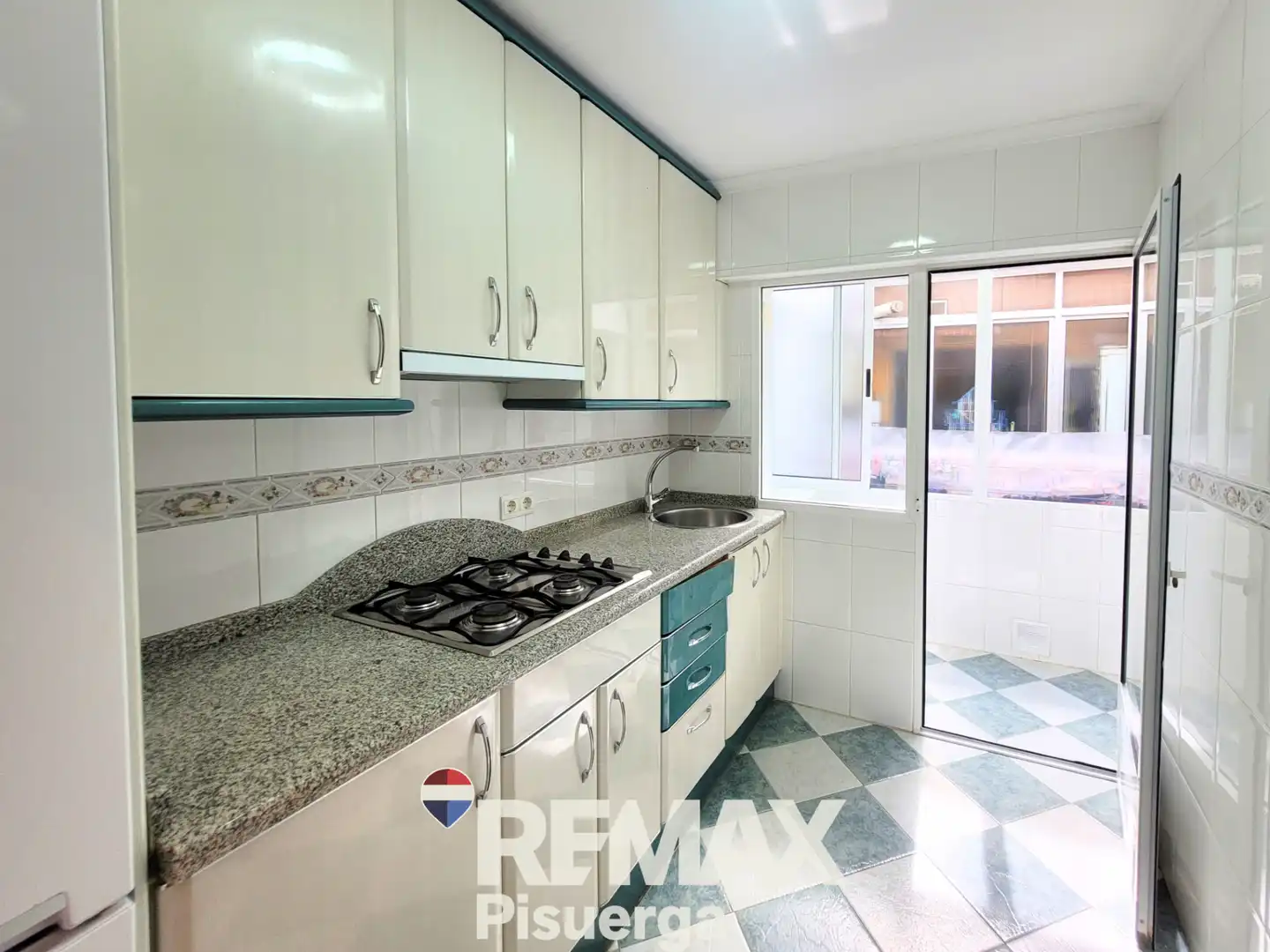 Cocina de Piso en venta en Valladolid con Calefacción y Balcón