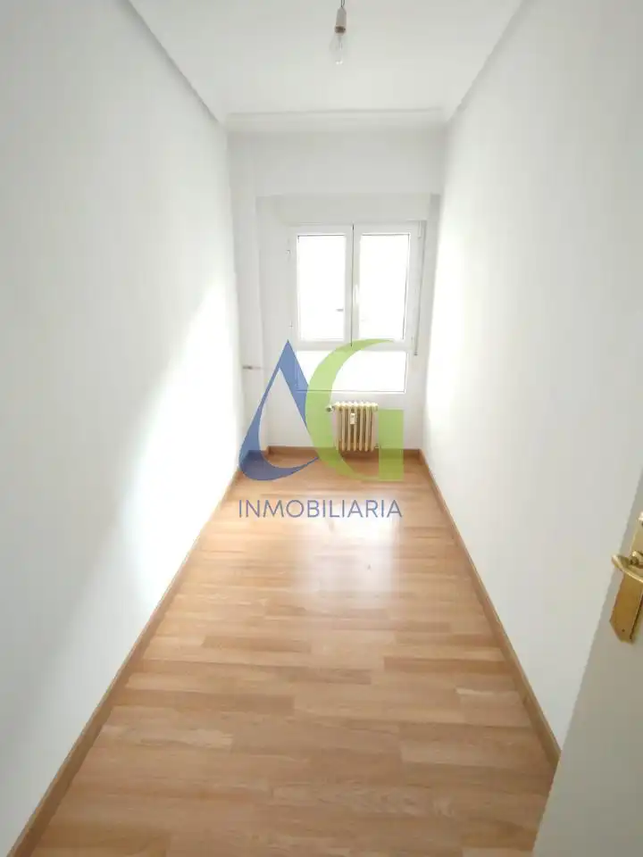 Schlafzimmer von Wohnung zum Verkauf in León Capital  mit Heizung, Parkett und Terrasse