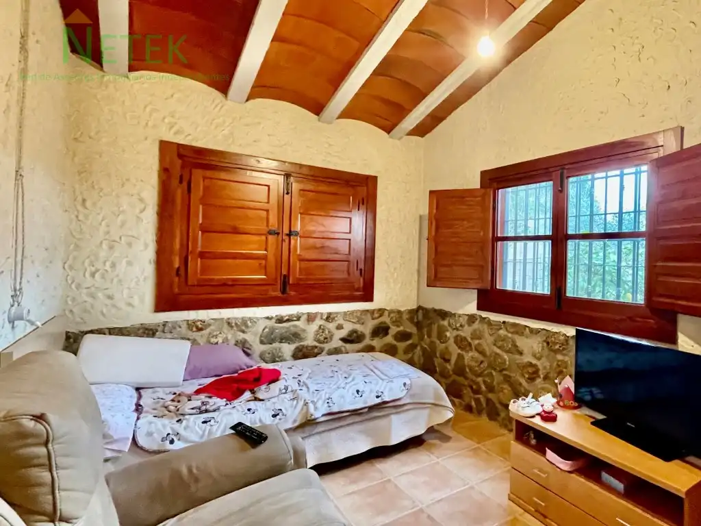 Country homes for sale in Santa Cruz