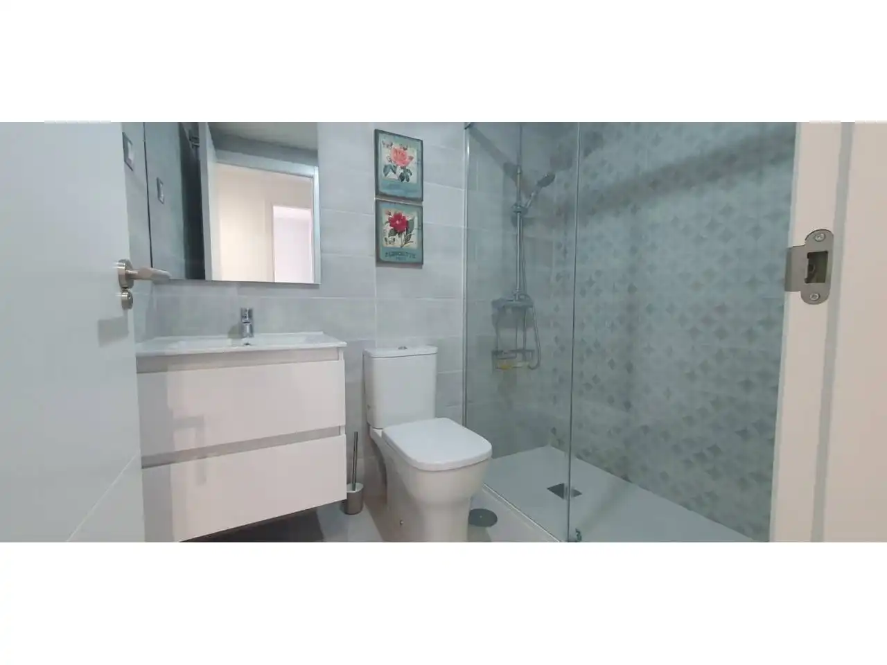Badezimmer von Wohnung zur Miete in Estepona mit Klimaanlage, Heizung und Terrasse