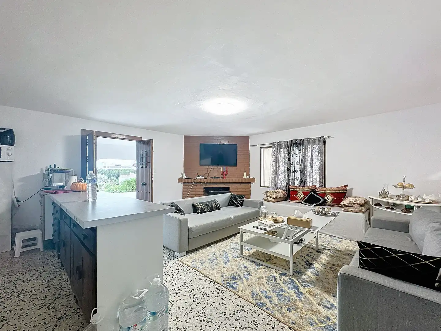Wohnzimmer von Country house zum Verkauf in Estepona mit Klimaanlage, Privatgarten und Terrasse