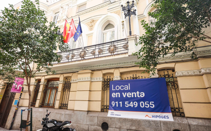Exterior view of Premises for sale in  Madrid Capital