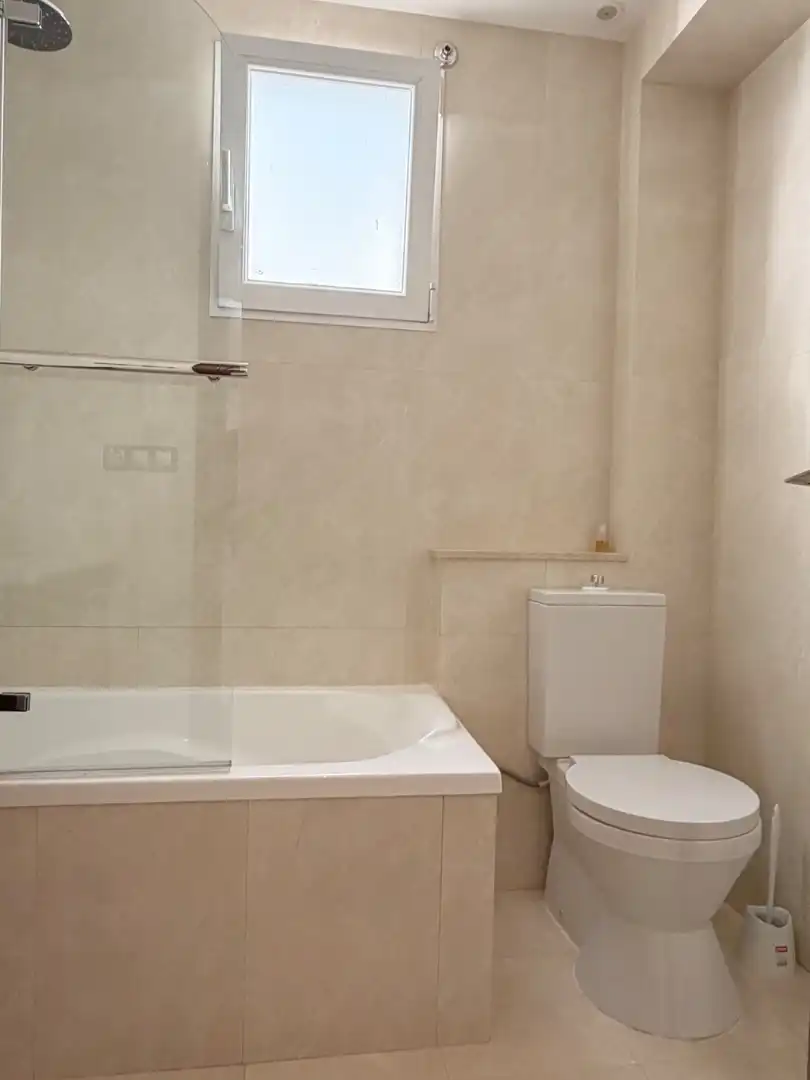 Flat with terrace to rent in Carrer de Manuel Bellido 28, imagen 7