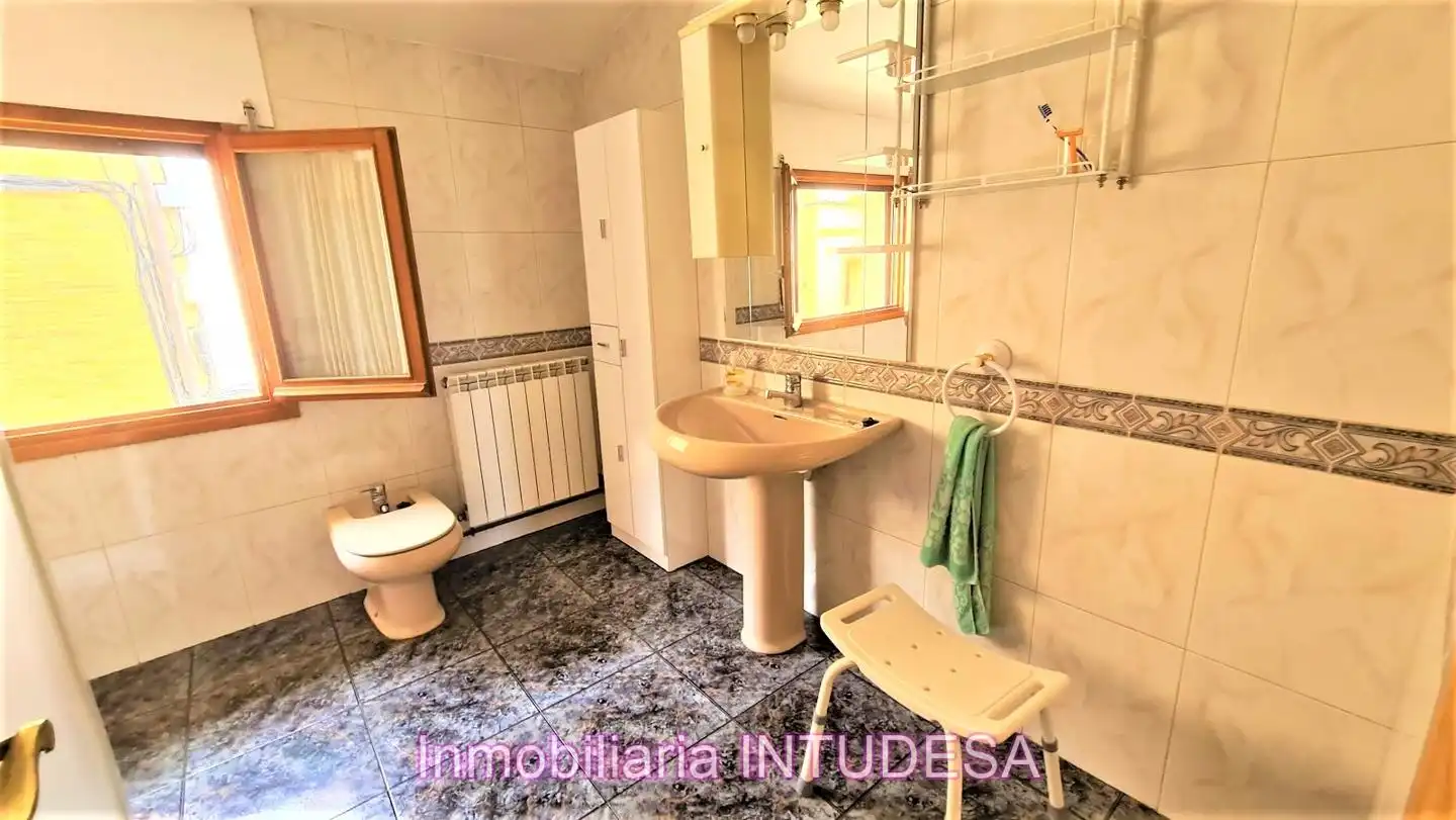 Baño de Casa o chalet en venta en Corella con Aire acondicionado, Calefacción y Jardín privado