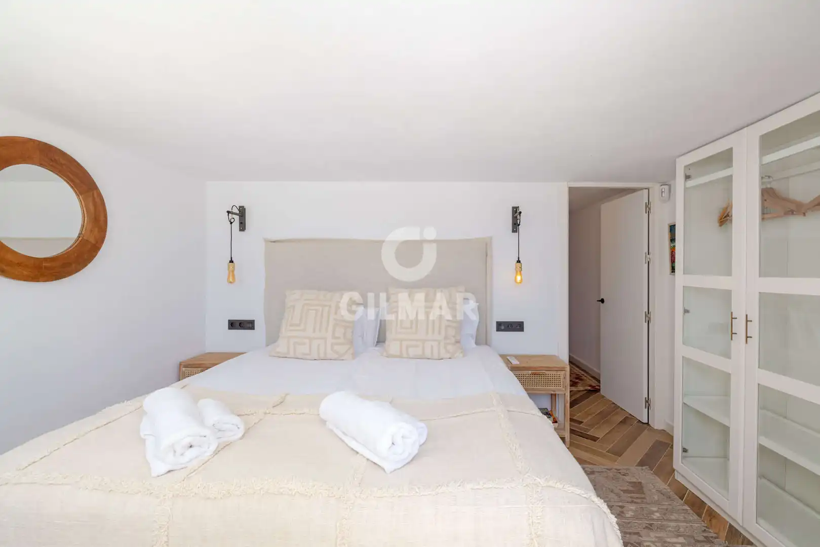 Dormitori de Casa adosada en venda en Estepona amb Jardí privat