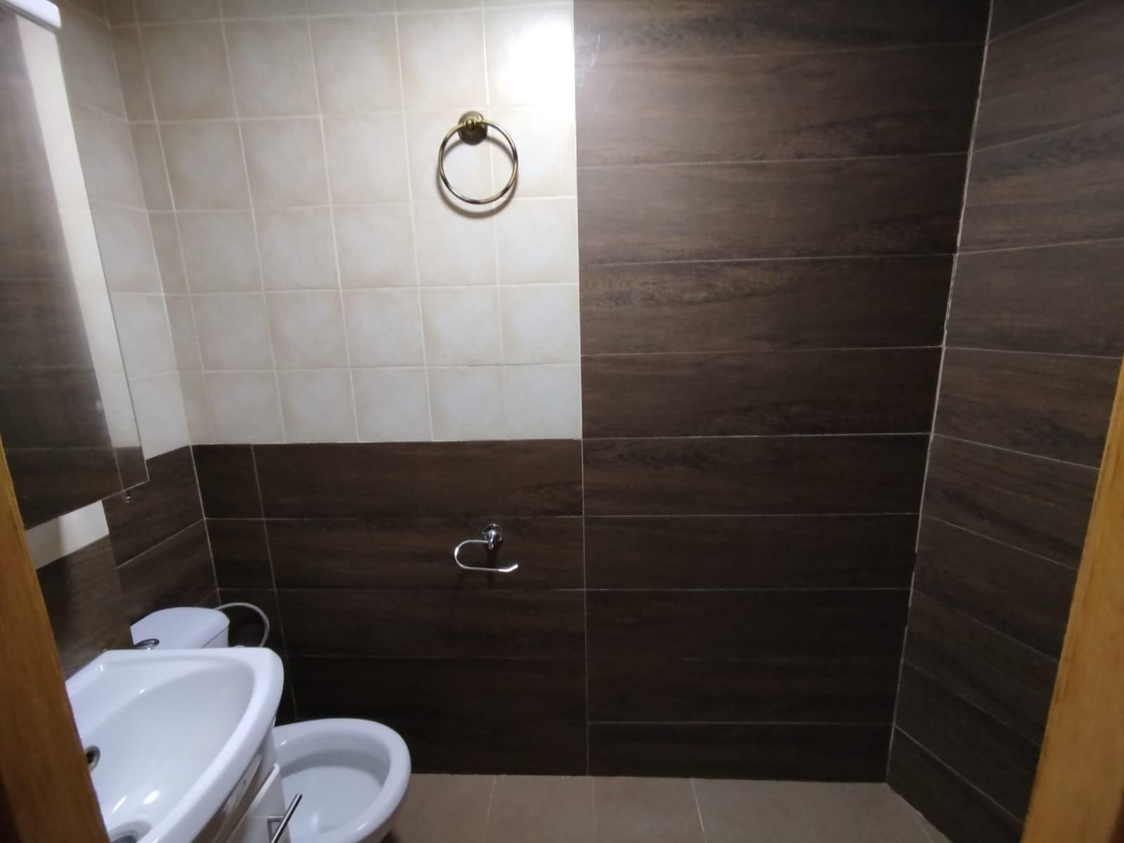 Bany de Casa o xalet en venda en  Albacete Capital amb Aire condicionat, Calefacció i Terrassa