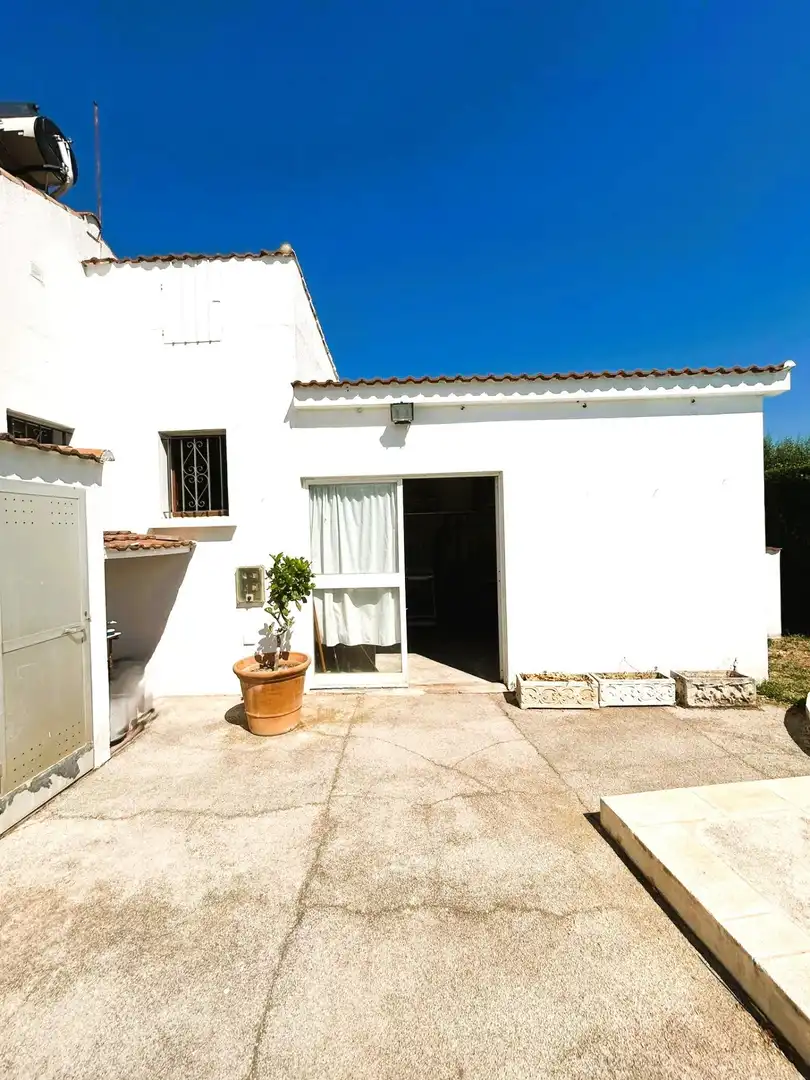 Vista exterior de Finca rústica en venda en Estepona amb Jardí privat, Terrassa i Piscina