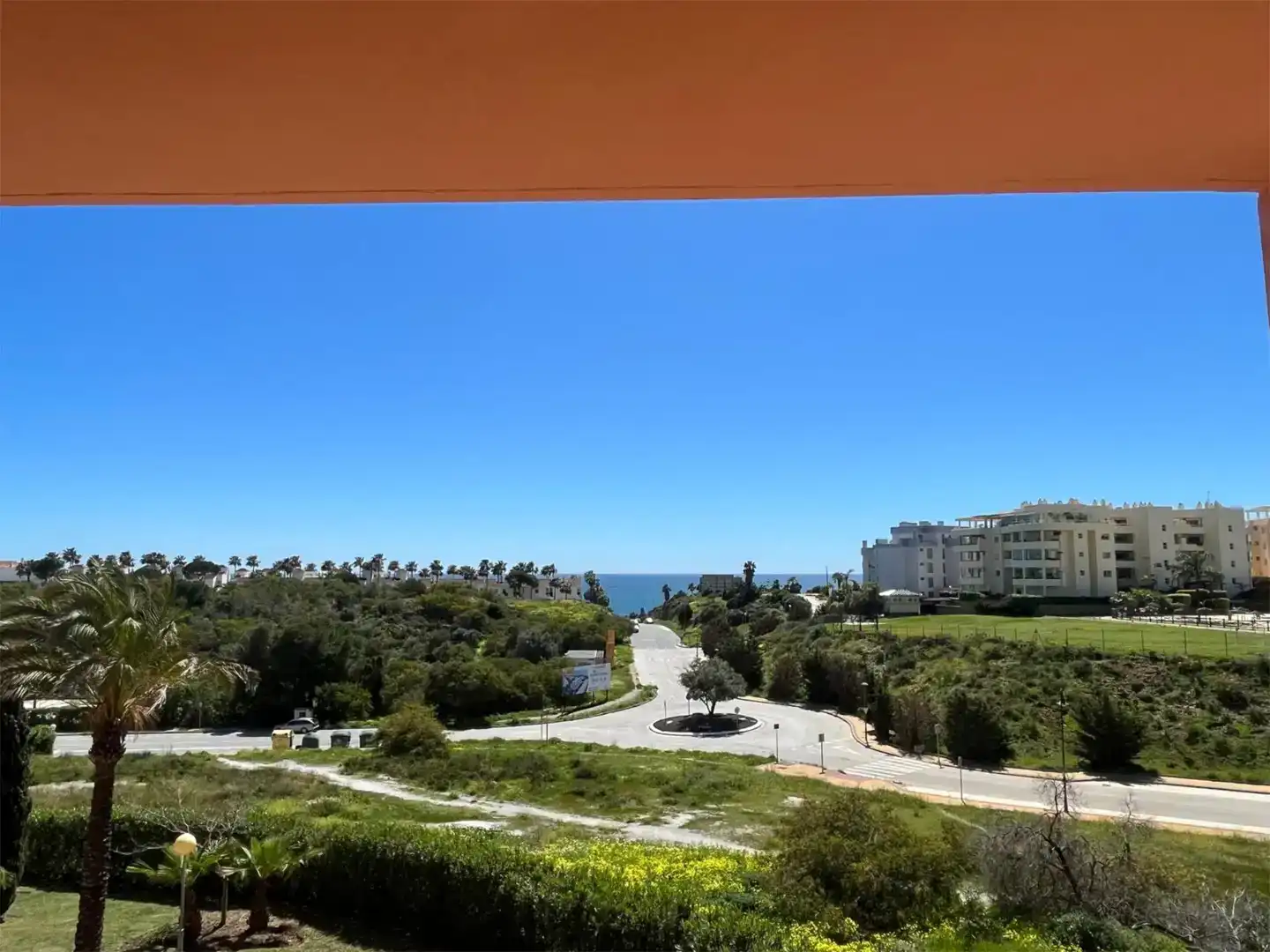 Vista exterior de Piso de alquiler en Mijas con Aire acondicionado, Jardín privado y Piscina