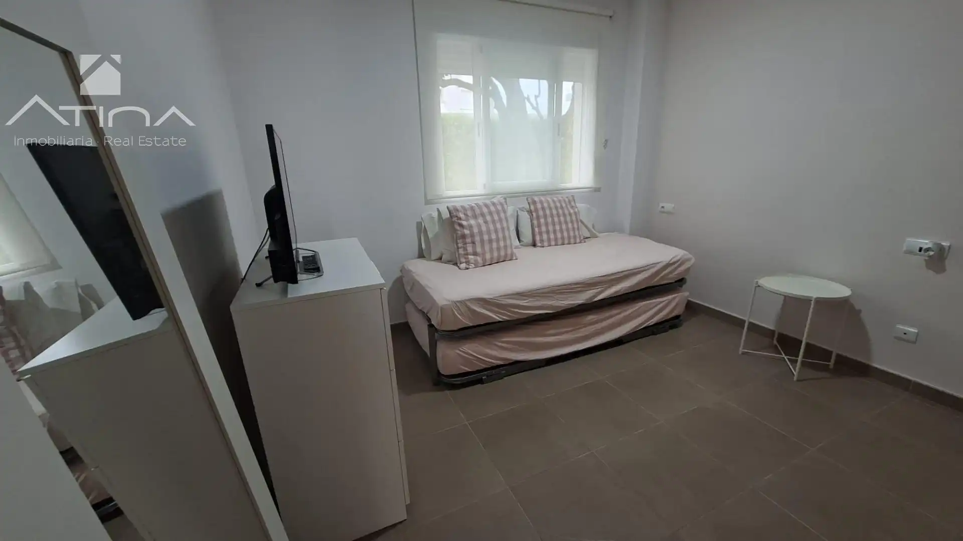 Sala d'estar de Planta baixa en venda en Daimús amb Aire condicionat, Jardí privat i Terrassa