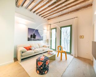 Living room of Flat to rent in  Madrid Capital  with Air Conditioner, Heating and Private garden