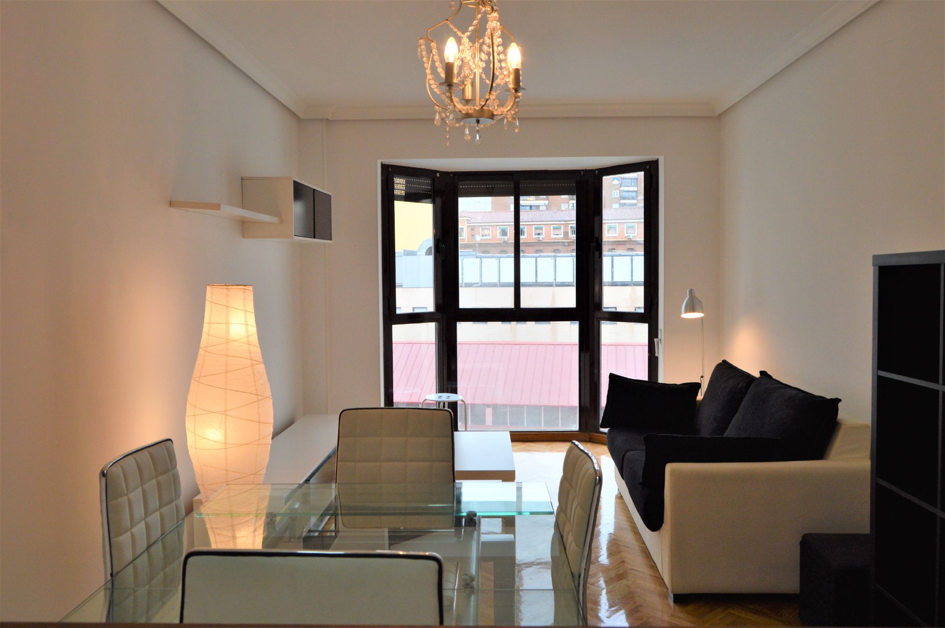 Living room of Flat to rent in  Madrid Capital  with Air Conditioner, Heating and Parquet flooring