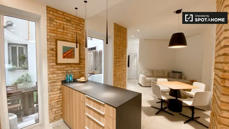 Kitchen of Flat for rent in Valencia  with Air Conditioner, Heating and Furnished